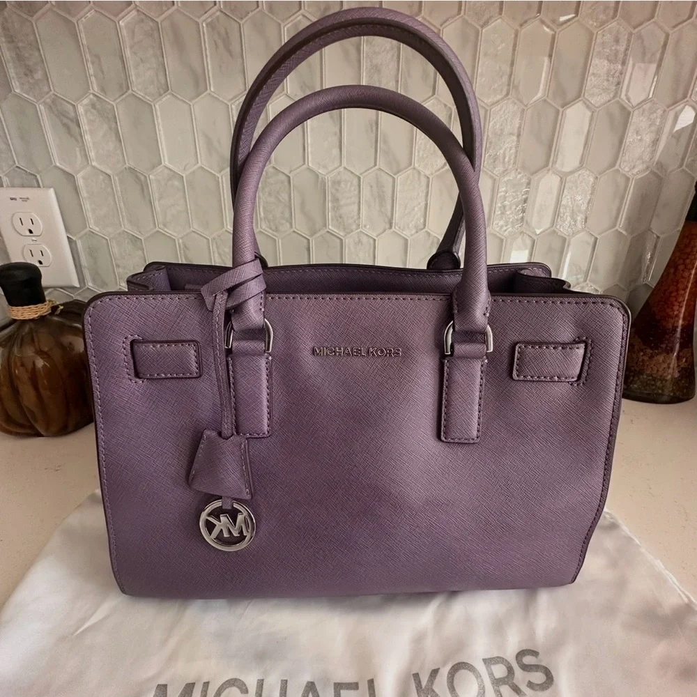 Michael Kors Lavender Saffiano Leather Satchel Bag With Detachable Strap & Dust - Picture 16 of 16